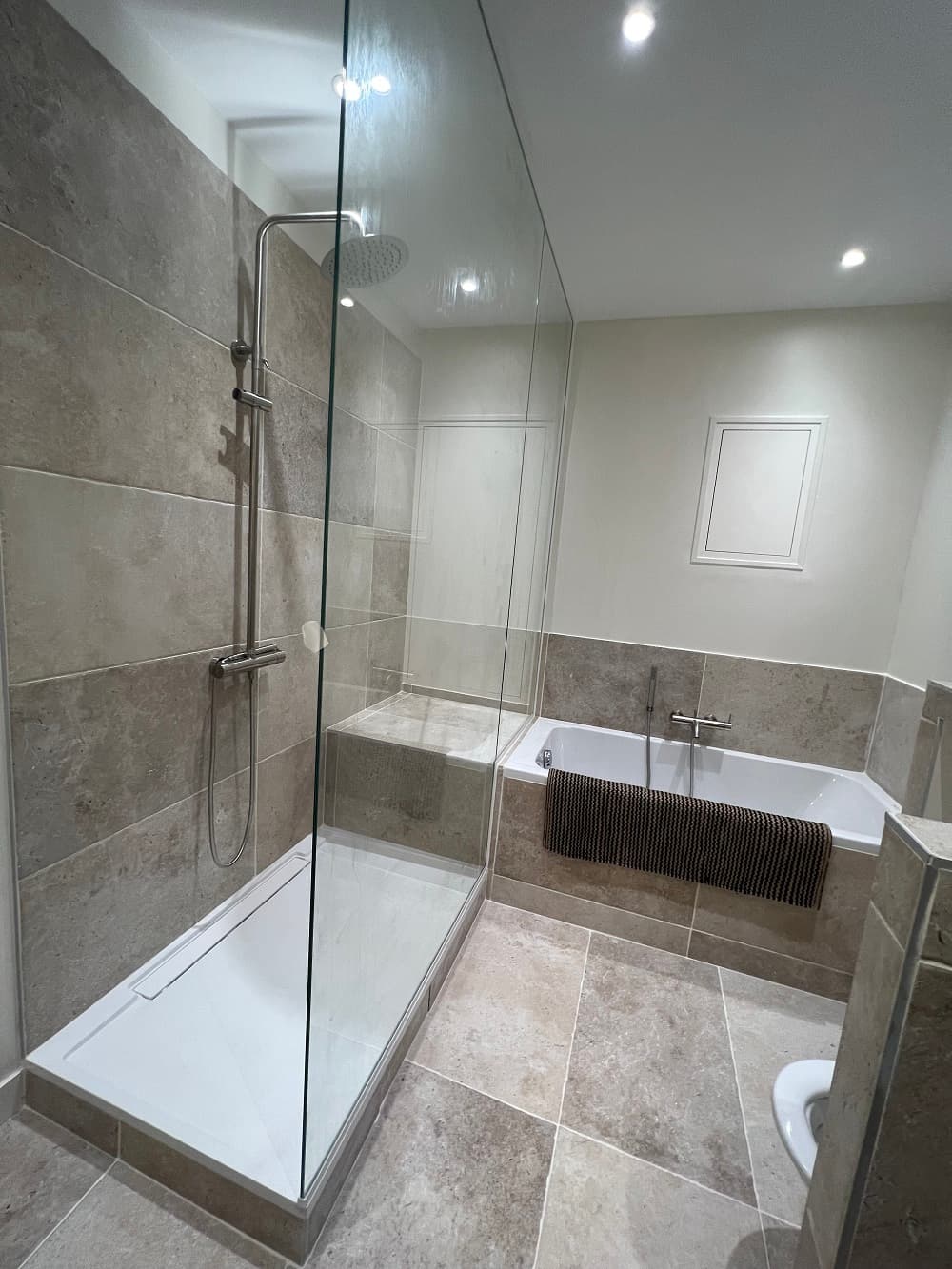 Salle de Bain Élégante - Image 1