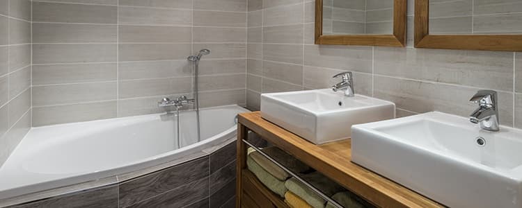 Prix rénovation salle de bain par surface à Lyon : 3m², 4m², 5m², 6m², 8m² — budgets 2025