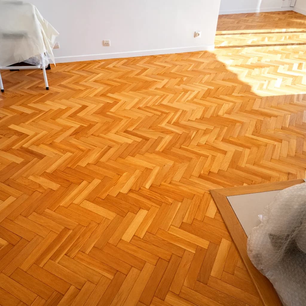 Ponçage et vitrification parquet mosaïque point de Hongrie — Lyon 3e - Image 2