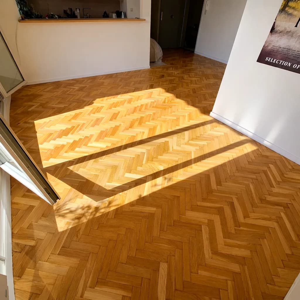 Ponçage et vitrification parquet mosaïque point de Hongrie — Lyon 3e - Image 1